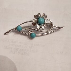 Sarah Coventry leaf/flower brooch
